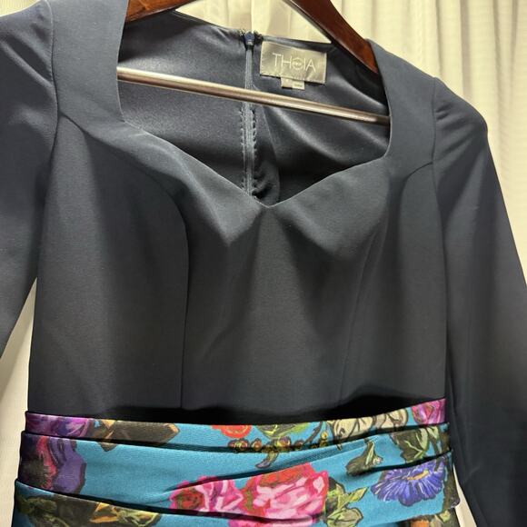 Theia Tabitha Long Sleeve Gown Dress Women's Size 4 Floral Navy Blue - Picture 4 of 14